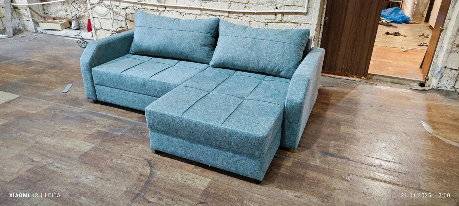<p>Künc Divan — Bazalı Model</p>