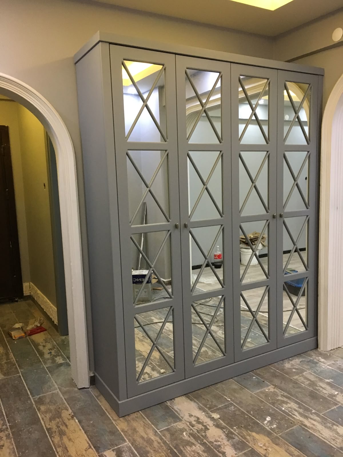 <p>MDF boyalı dolab</p><p><br></p>